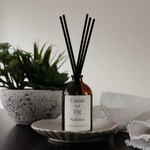 Load image into Gallery viewer, Cassis &amp; fig reed diffuser
